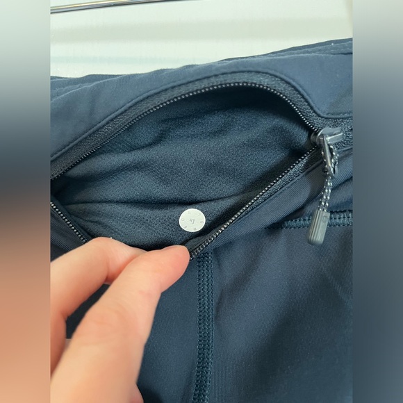 LULULEMON CROP 21” TIGHT - Picture 7 of 7